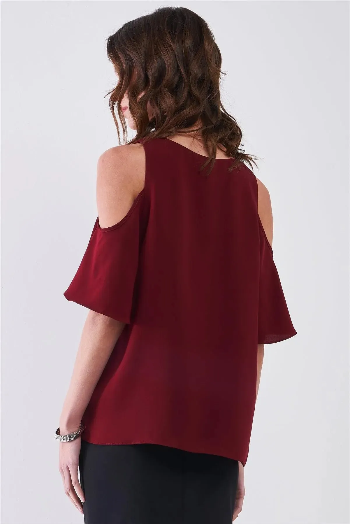 Burgundy V-Neck Cold Shoulder Detail Short Sleeve Relaxed Top /2-1-1-2