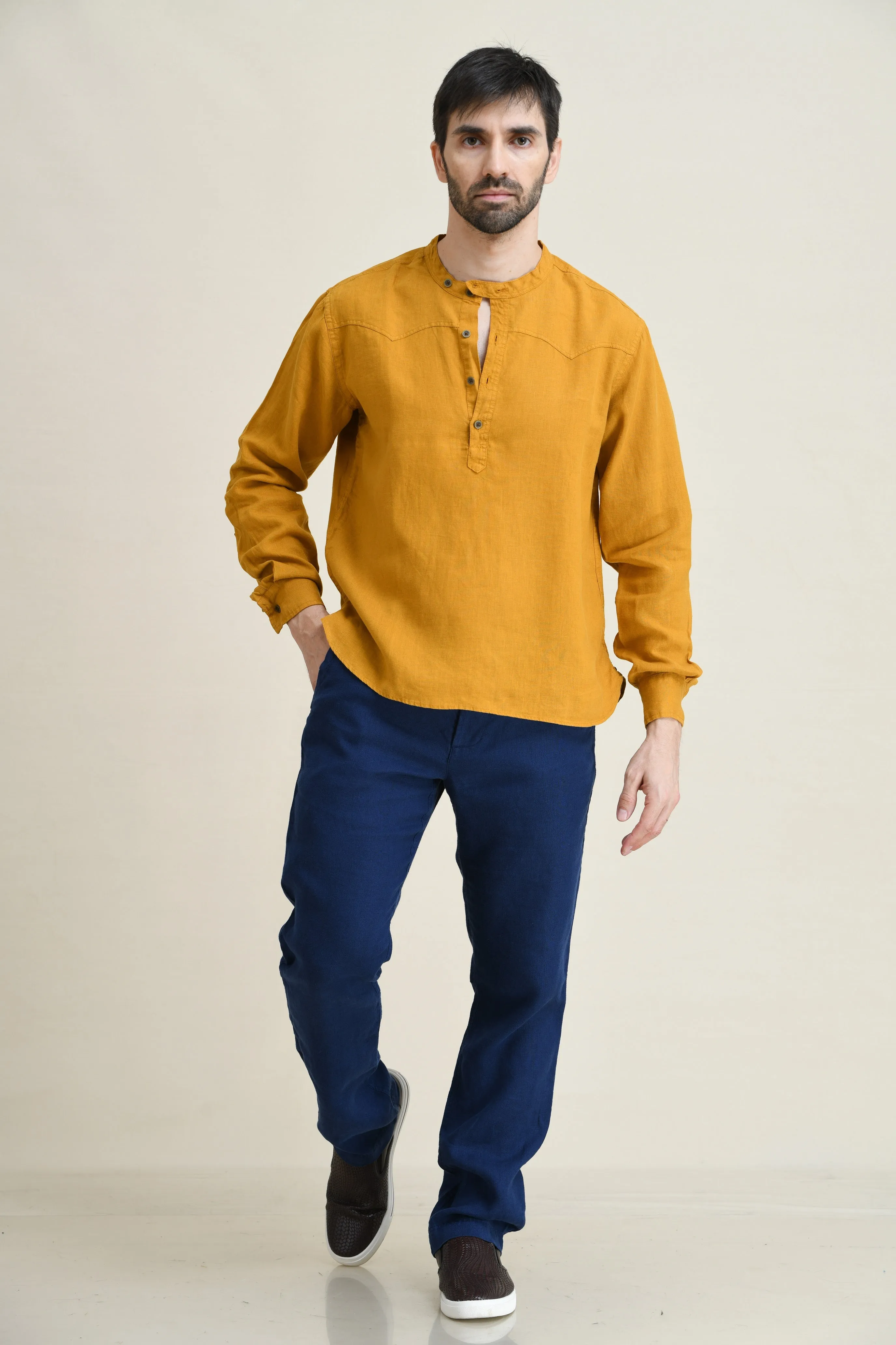 LINEN HALF-PLACKET PULL-ON SHIRT-BAND COLLAR WITH BUTTON-TAB