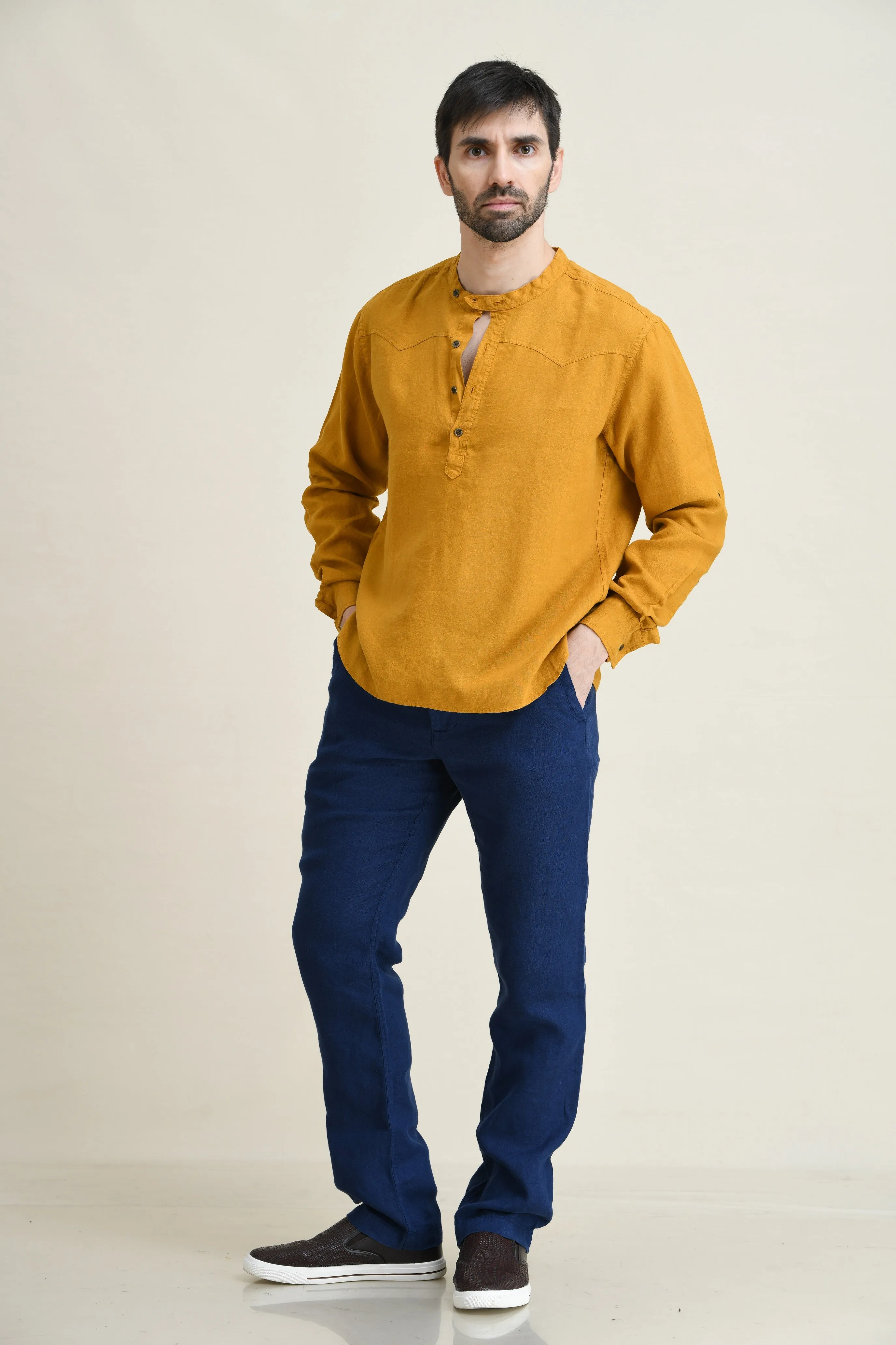 LINEN HALF-PLACKET PULL-ON SHIRT-BAND COLLAR WITH BUTTON-TAB