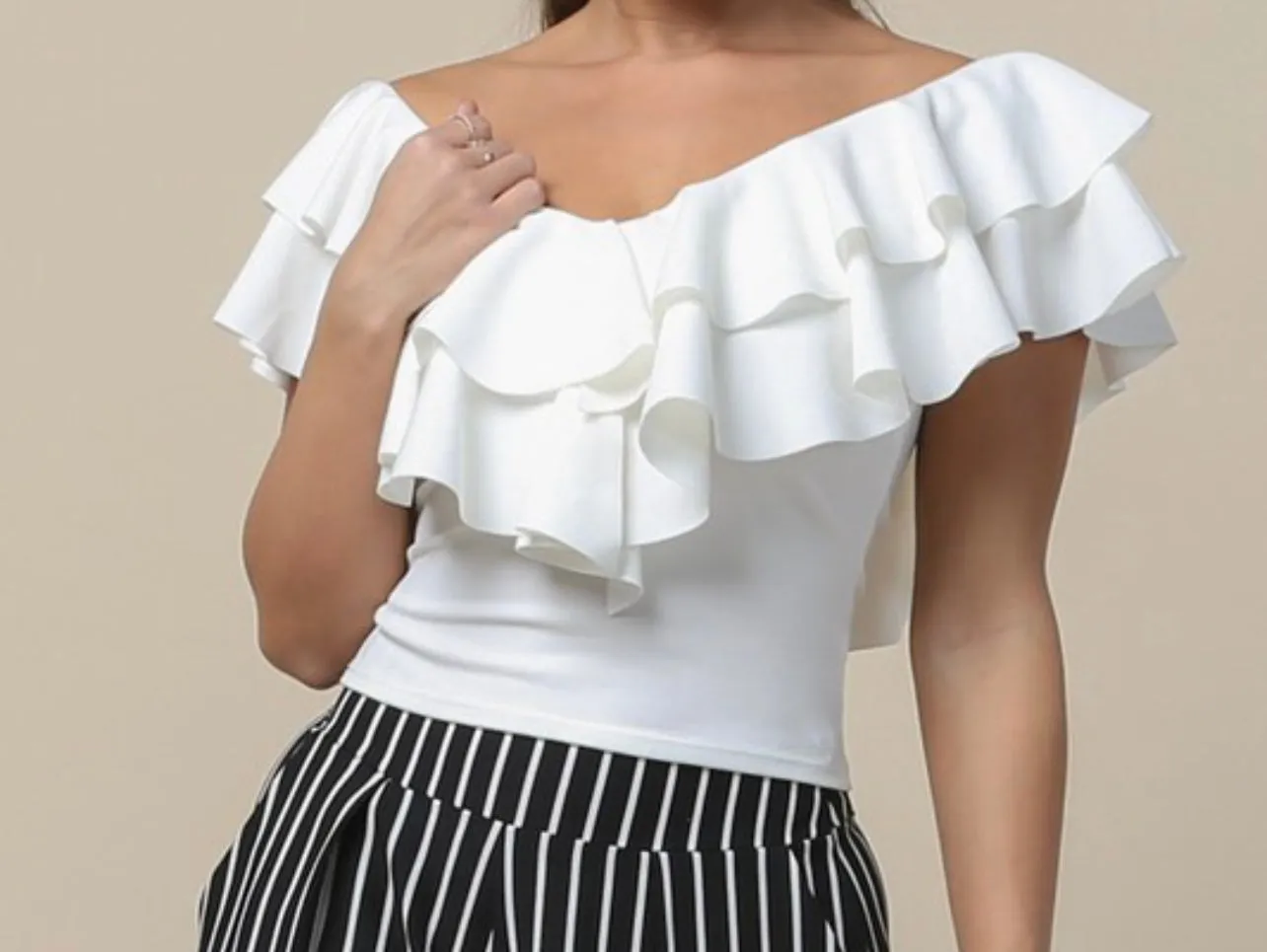 OFF SHOULDER TOP
