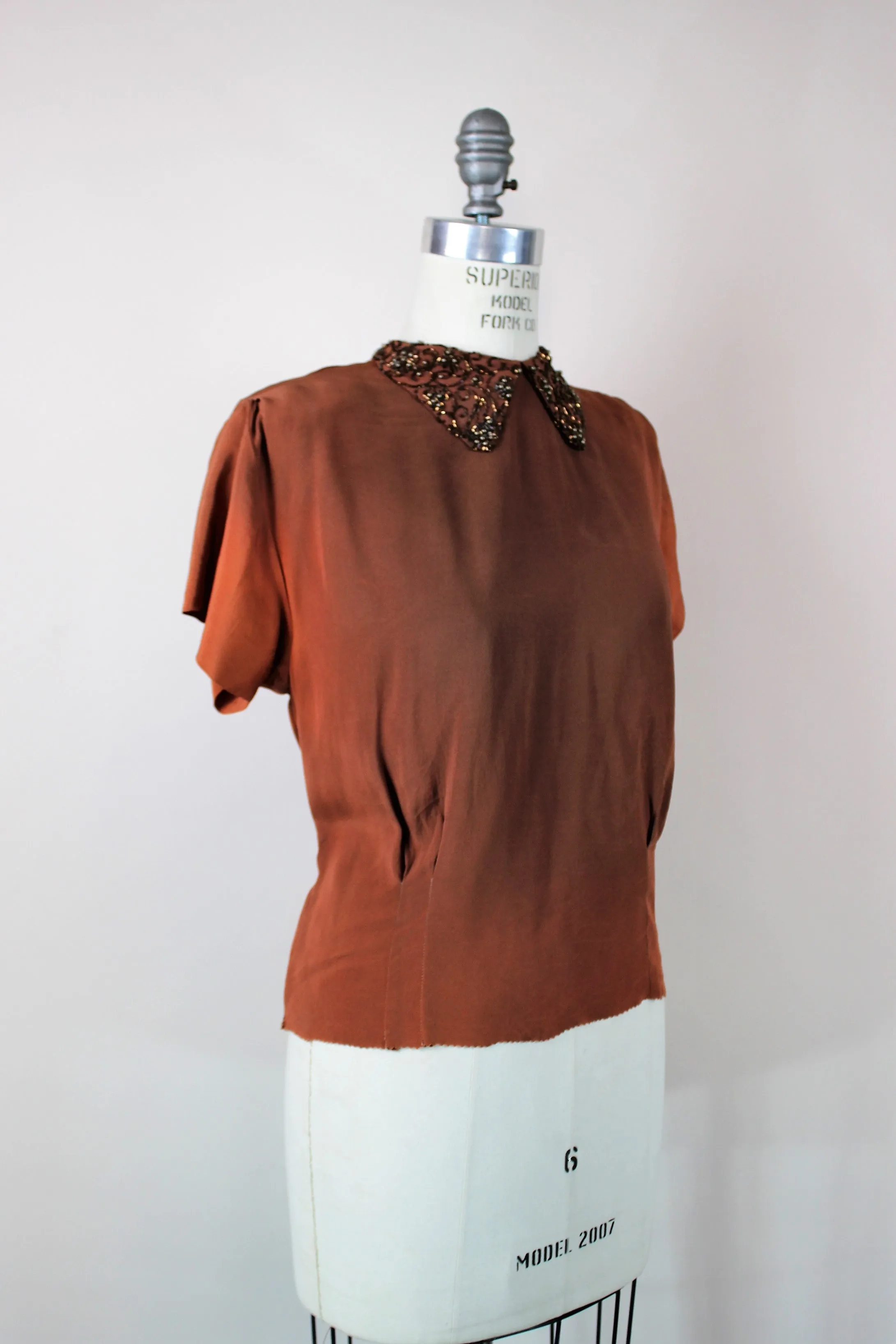 Vintage 1940s Ilene Brown Rayon Top with Beaded Collar