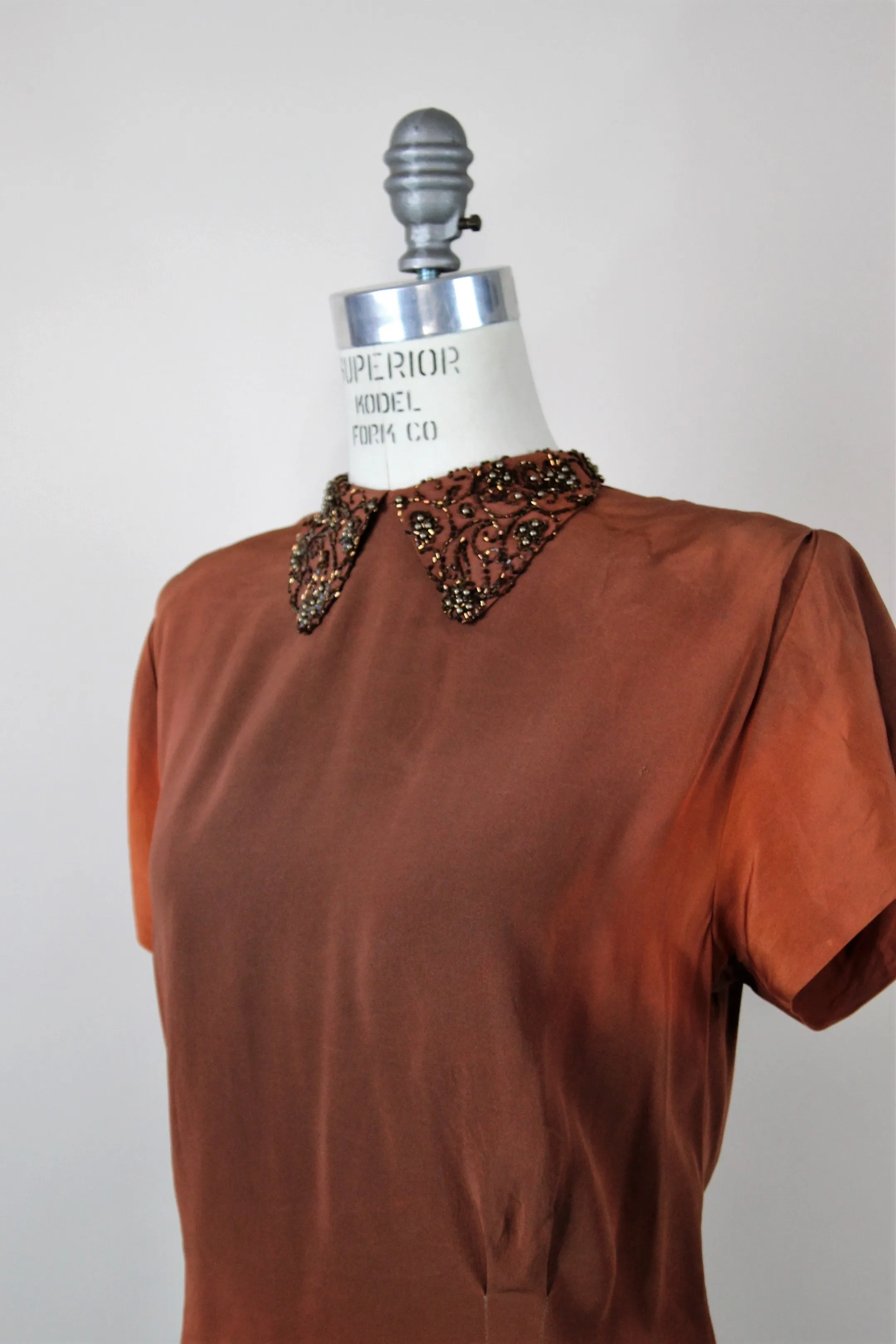 Vintage 1940s Ilene Brown Rayon Top with Beaded Collar