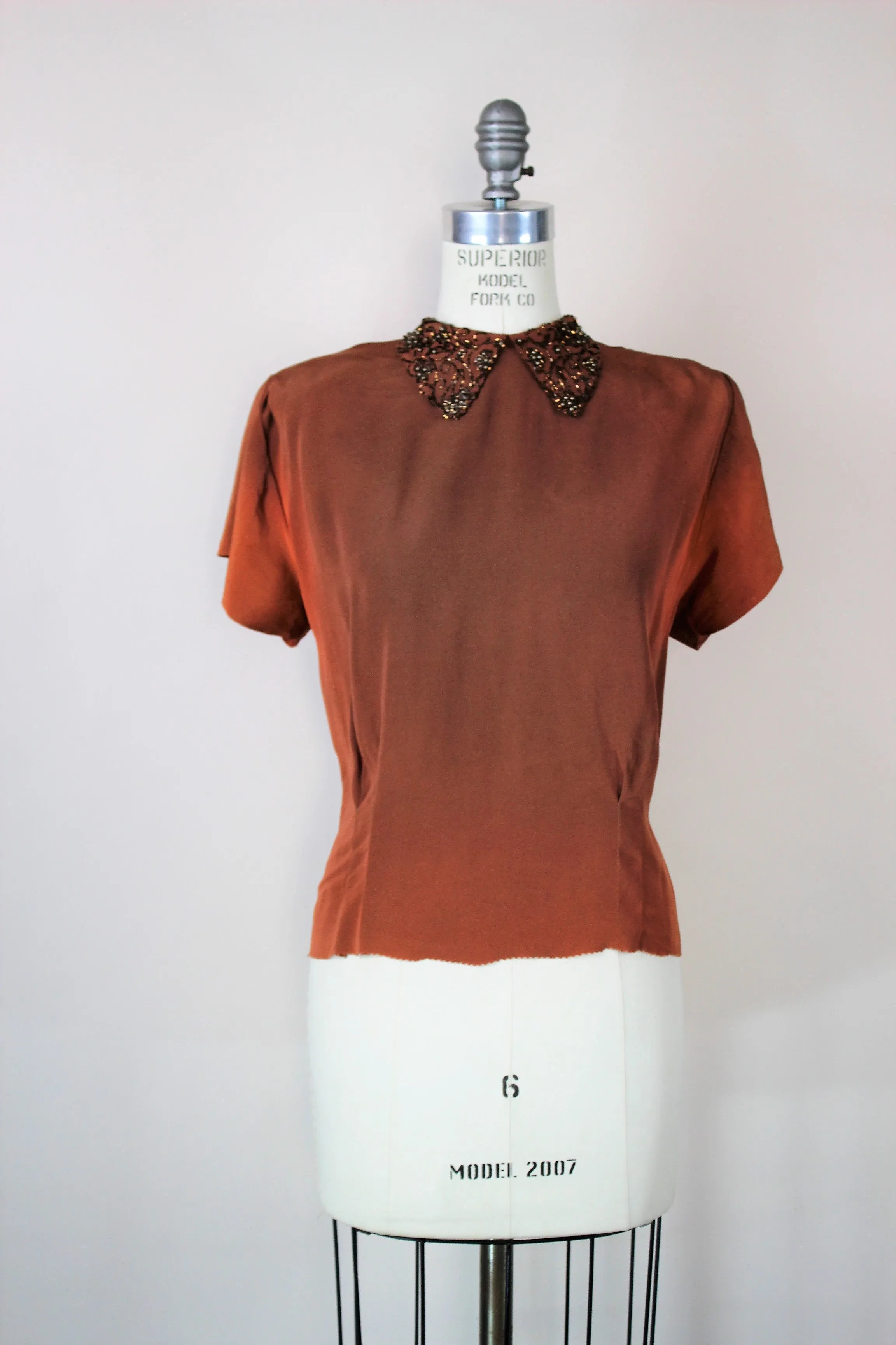 Vintage 1940s Ilene Brown Rayon Top with Beaded Collar