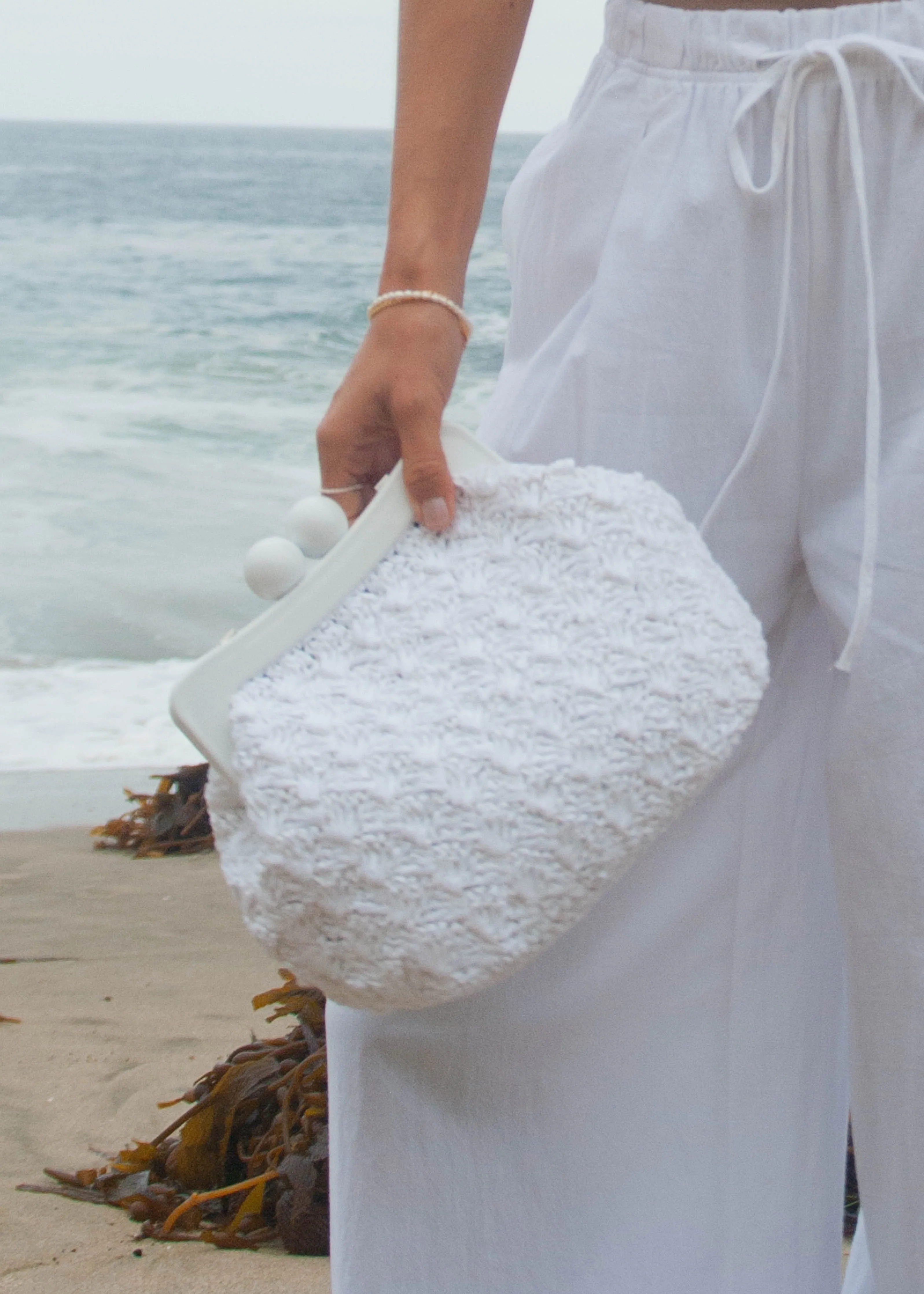 White Raffia Kiss Closure Bag